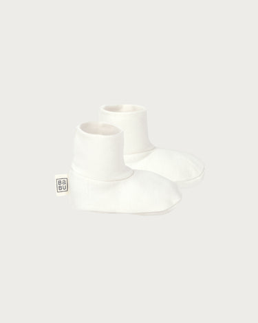 Organic cotton stay on newborn booties in cream – GOTS certified organic cotton – hospital bag essential baby gift – Babu