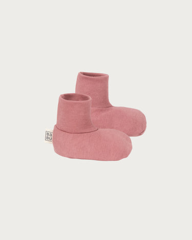 Organic cotton stay on newborn booties in rose pink – GOTS certified organic cotton – hospital bag essential baby gift – Babu